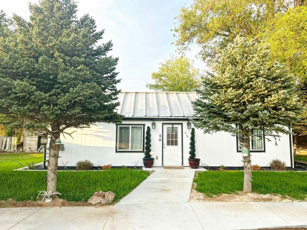 Photo of 416 W Us Highway 30, Bliss, ID 83314 (MLS # 98966562)