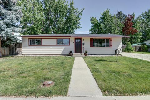 Photo of 546 W Third ST, Emmett, ID 83617 (MLS # 98988206)