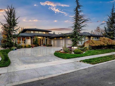 524 E Lakebrook Ln Eagle ID 83616