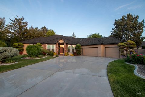 Photo of 5026 N Greyloch Way, Boise, ID 83704 (MLS # 98985728)