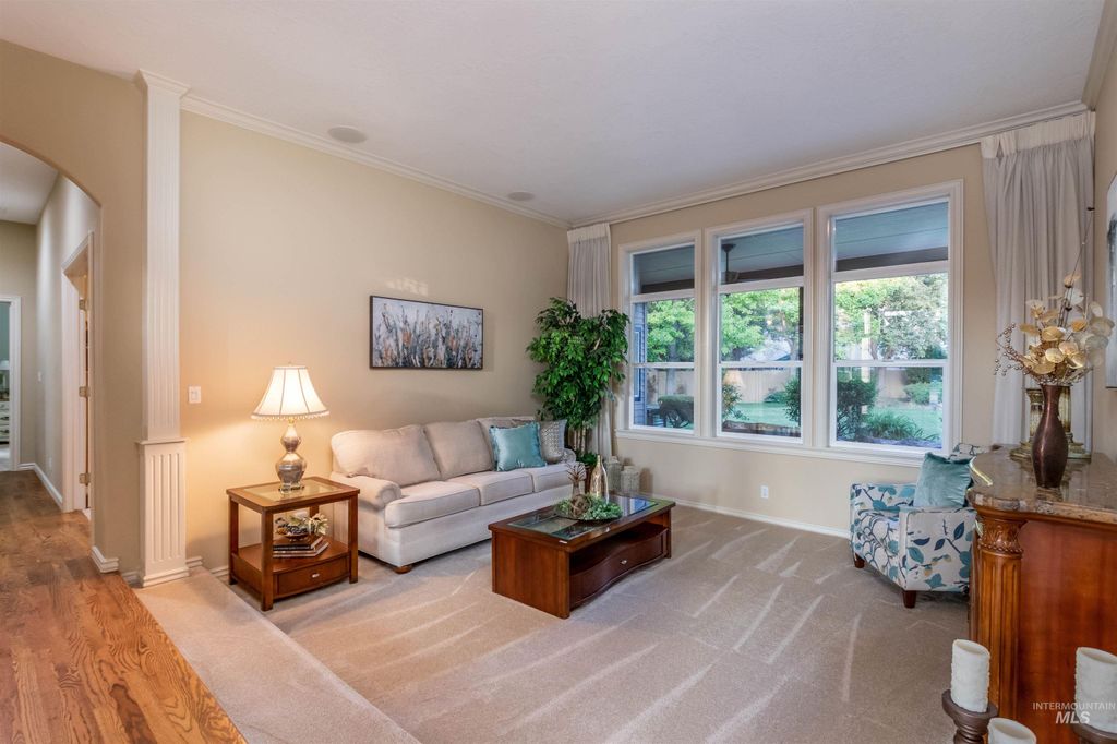 Photo of 5026 N Greyloch Way, Boise, ID 83704 (MLS # 98985728)
