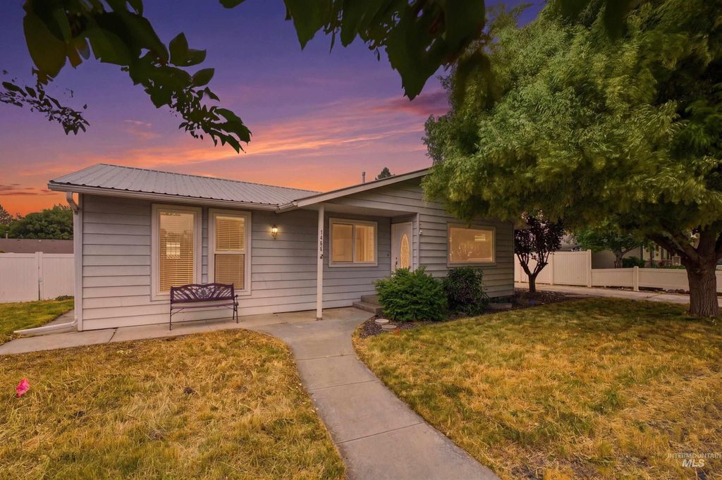 Photo of 1480 E Locust St, Emmett, ID 83617 (MLS # 98988365)