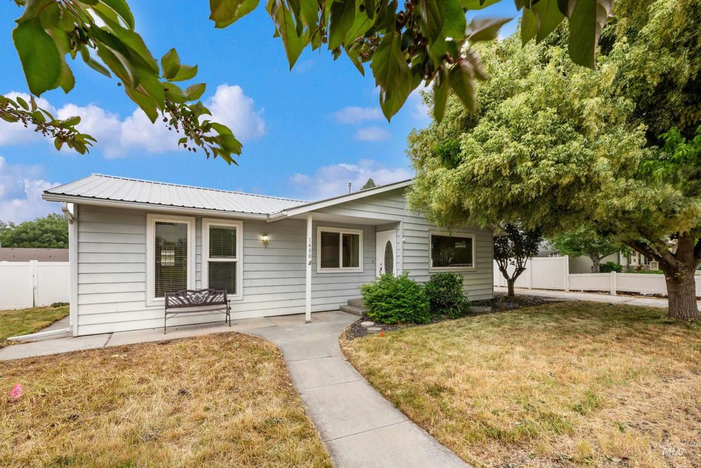 Photo of 1480 E Locust St, Emmett, ID 83617 (MLS # 98988365)
