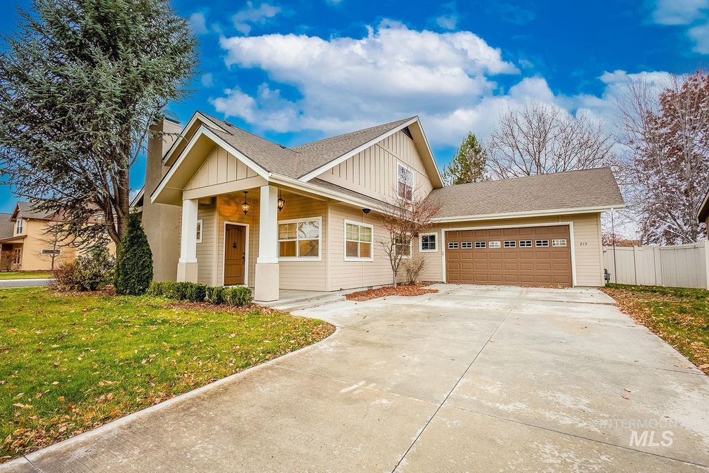 Photo of 215 S Spring Lake Way, Star, ID 83669 (MLS # 98972023)