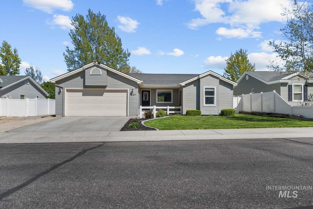 Photo of 1547 Saddler St, Twin Falls, ID 83301 (MLS # 98986033)