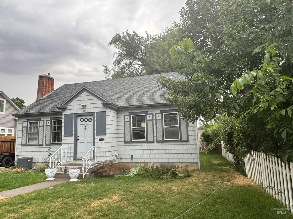 Photo of 351 7th Avenue North Ave, Twin Falls, ID 83301 (MLS # 98959403)