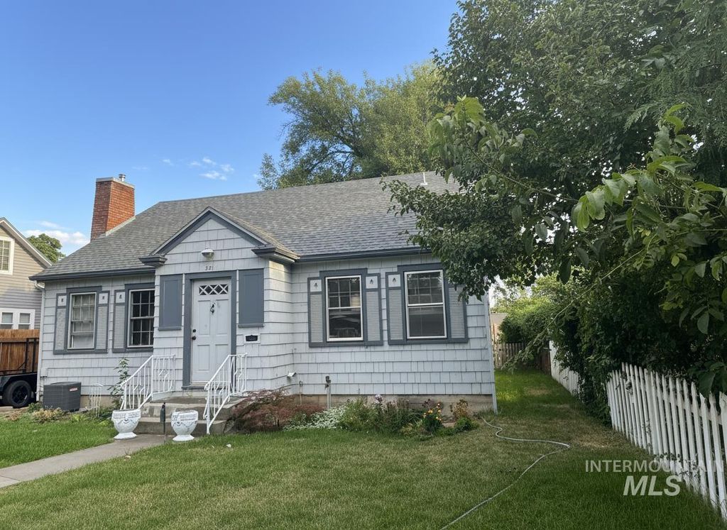 Photo of 351 7th Avenue North Ave, Twin Falls, ID 83301 (MLS # 98959403)