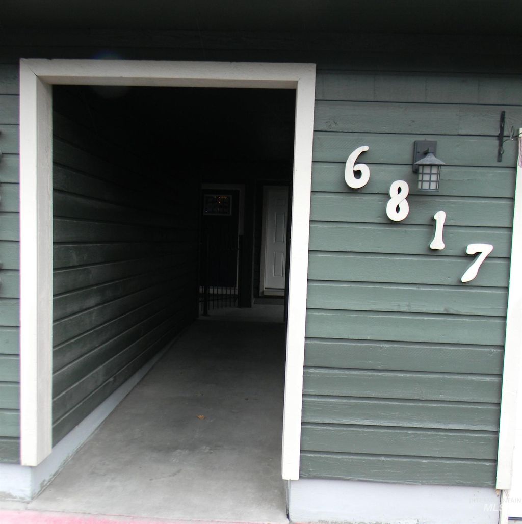 Photo of 6817 W Maxwell Lane, Boise, ID 83704 (MLS # 98980870)