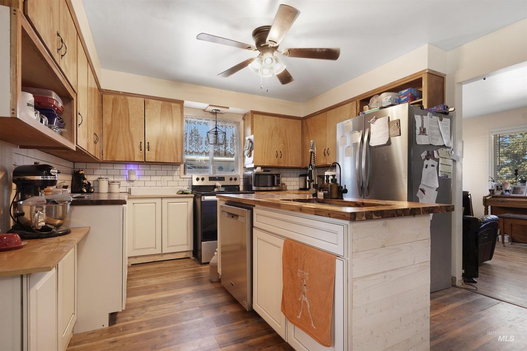 Photo of 625 N 300 W, Rupert, ID 83350 (MLS # 98964347)