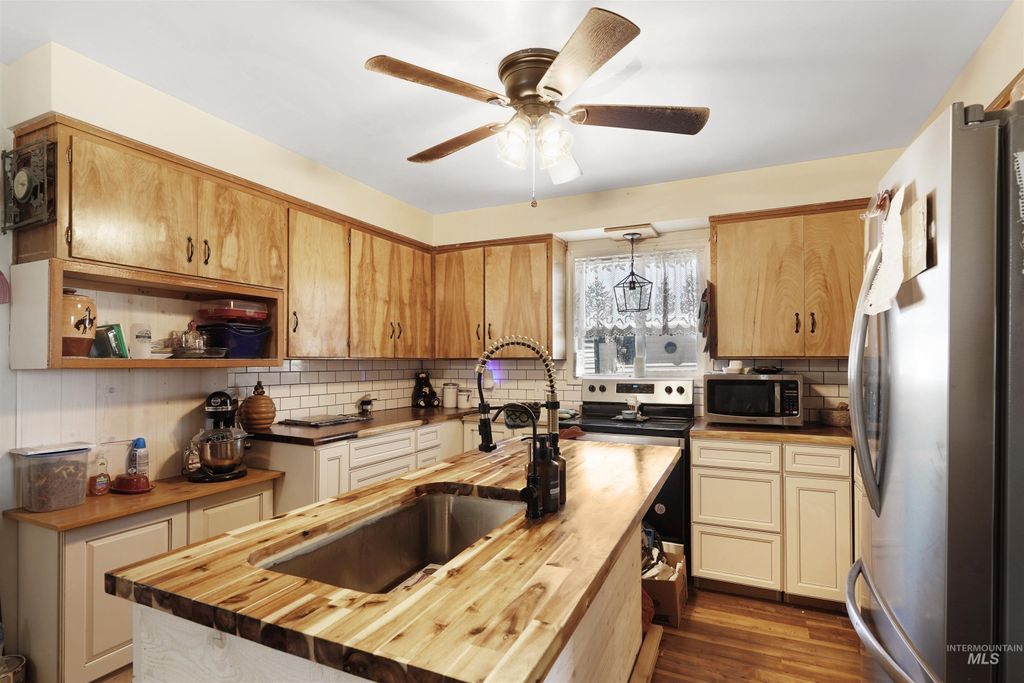 Photo of 625 N 300 W, Rupert, ID 83350 (MLS # 98964347)