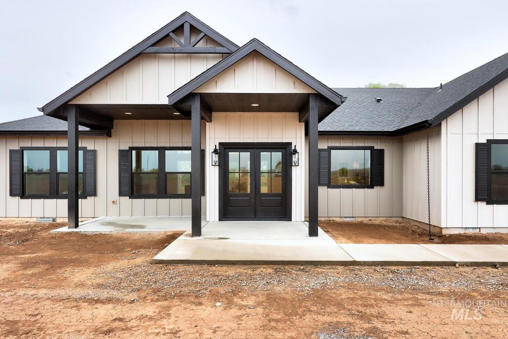 Photo of 4655 E Idaho St, New Plymouth, ID 83655 (MLS # 98980350)