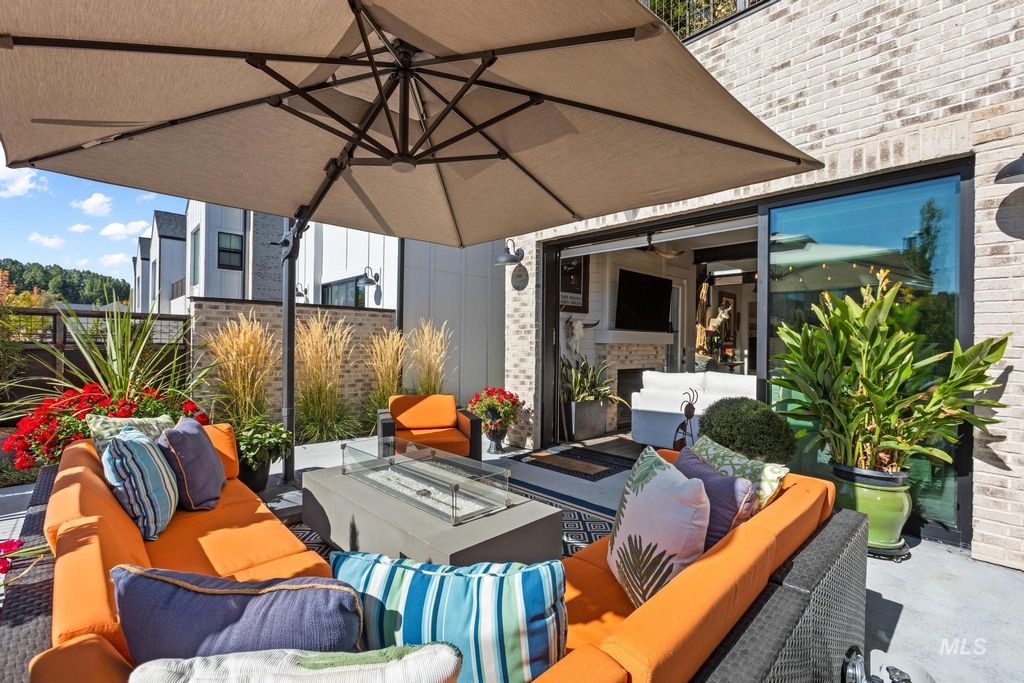 Photo of 2480 W Iron Coop Street, Eagle, ID 83616 (MLS # 98977827)