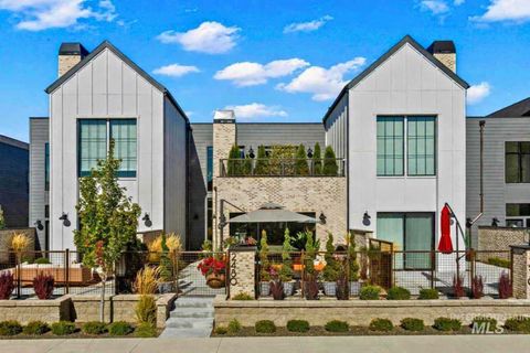 Photo of 2480 W Iron Coop Street, Eagle, ID 83616 (MLS # 98977827)