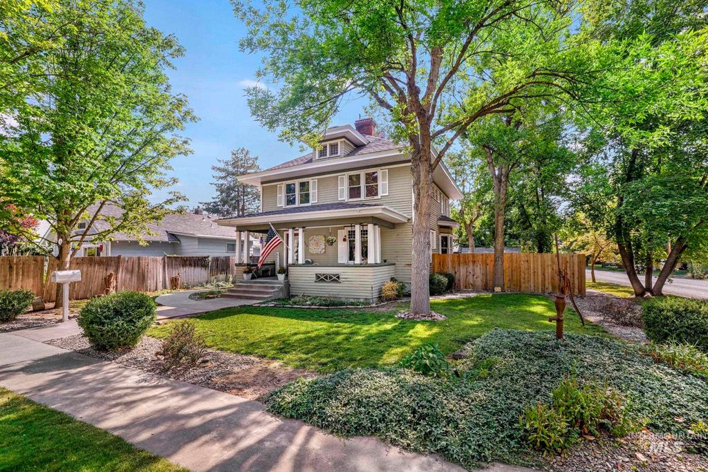 Photo of 304 8th Avenue East Ave, Twin Falls, ID 83301 (MLS # 98960569)