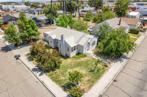 Photo of 191 SW 5th Ave, Ontario, OR 97914 (MLS # 98971840)