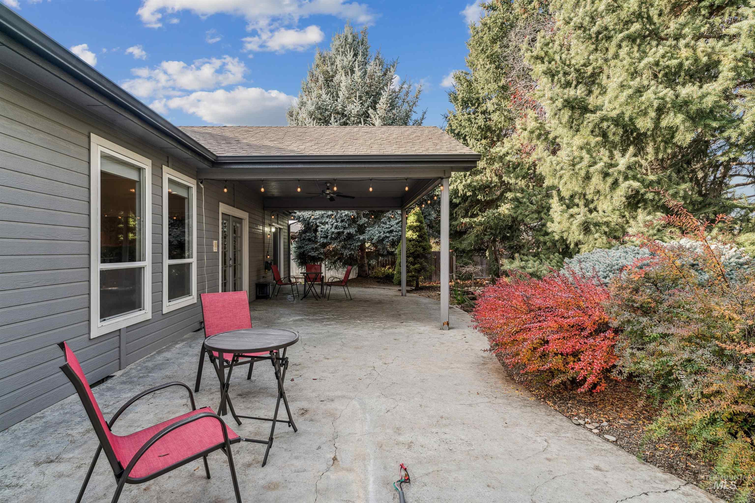View of patio / terrace featuring a ceiling fan