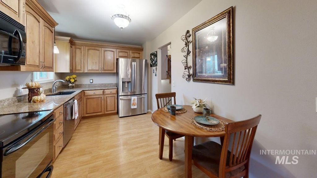 Photo of 1206 21st Ave, Clarkston, WA 99403 (MLS # 98984706)