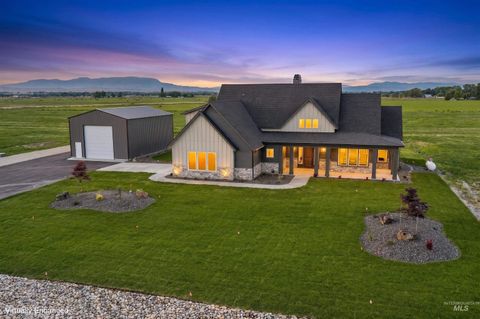 Photo of 3990 Eleanor Ln, Emmett, ID 83617 (MLS # 98988377)