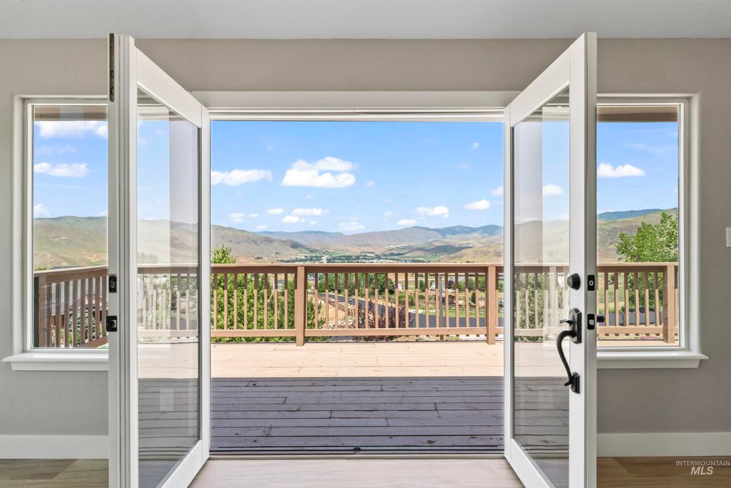 Photo of 25 Horseshu Vue Circle, Horseshoe Bend, ID 83629 (MLS # 98951281)