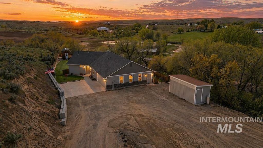 Photo of 3801 Vista Ridge, New Plymouth, ID 83655 (MLS # 98983725)