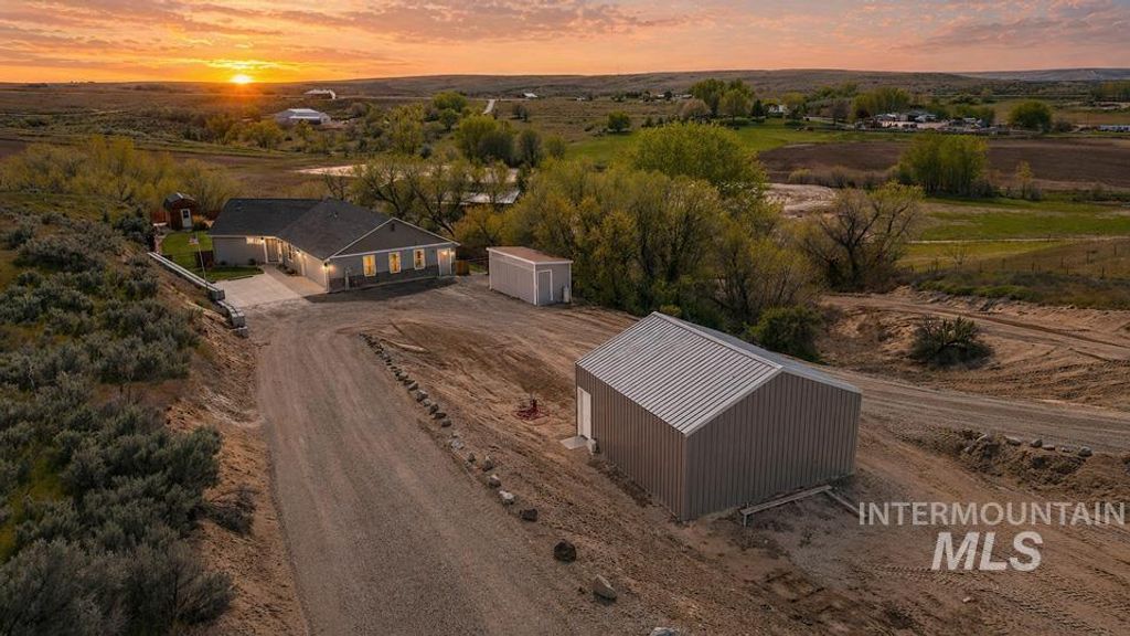 Photo of 3801 Vista Ridge, New Plymouth, ID 83655 (MLS # 98983725)