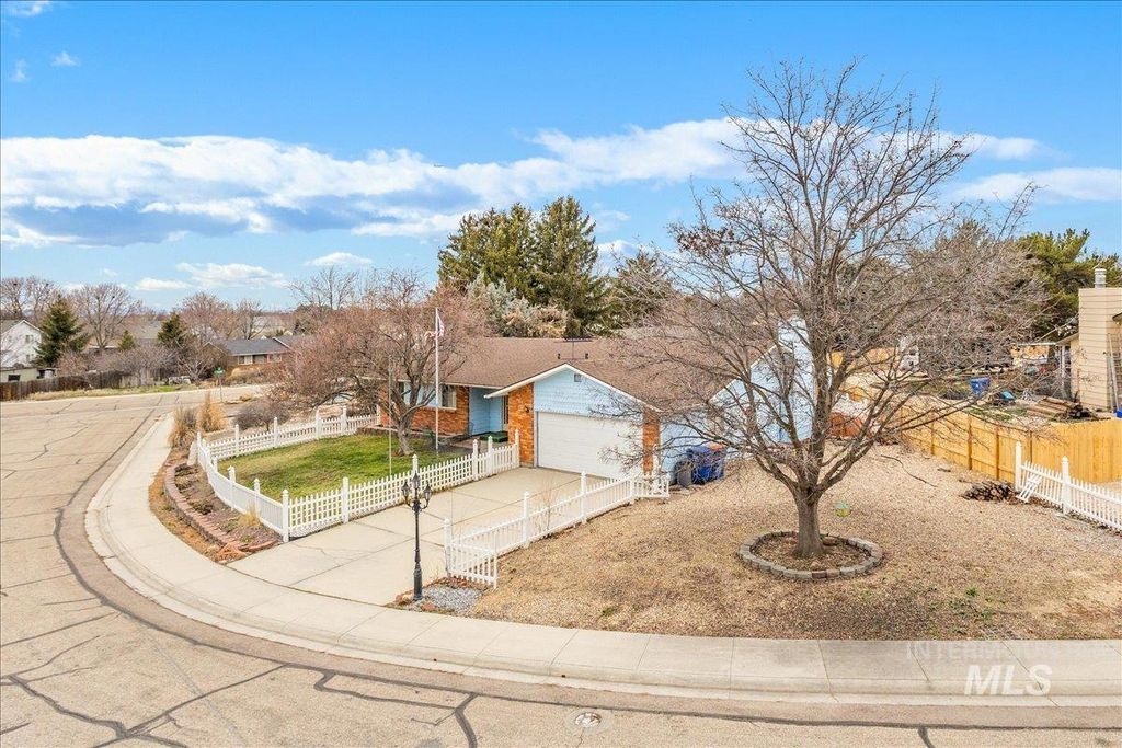 Photo of 5757 S Omaha Pl, Boise, ID 83709 (MLS # 98976019)