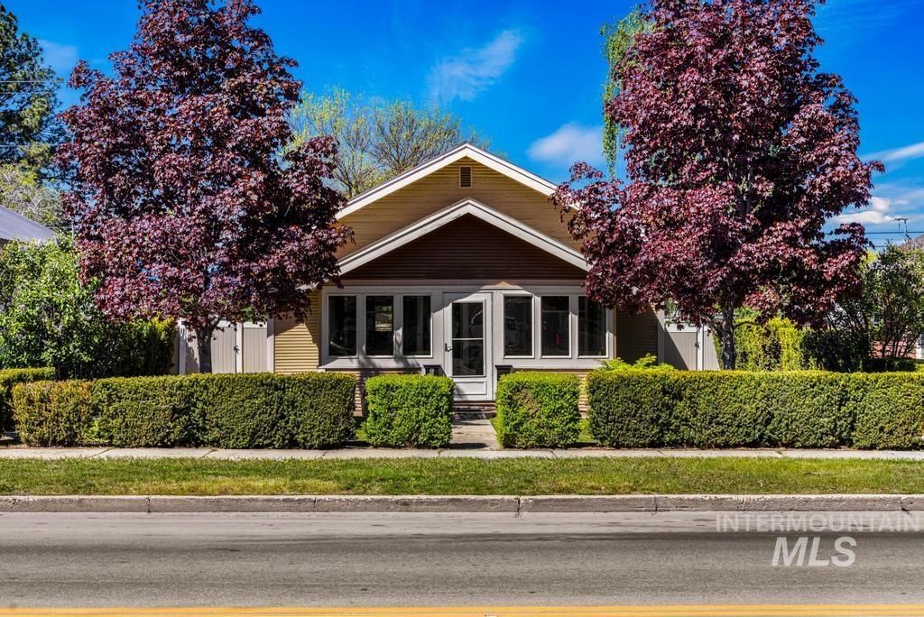 Photo of 611 N Washington Avenue, Emmett, ID 83646 (MLS # 98984453)