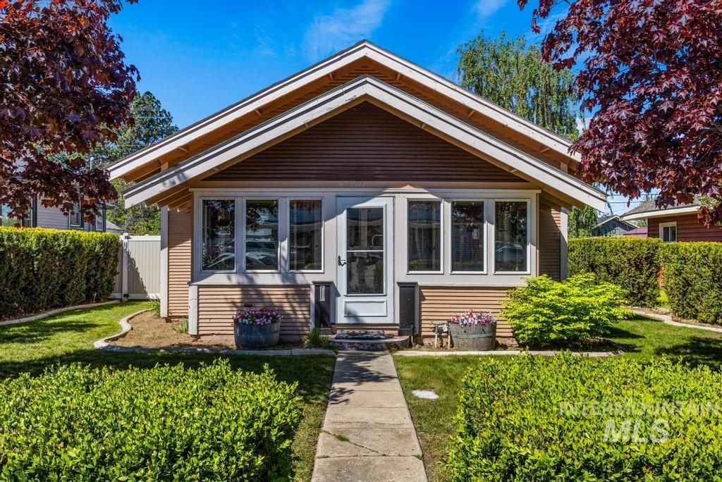 Photo of 611 N Washington Avenue, Emmett, ID 83646 (MLS # 98984453)