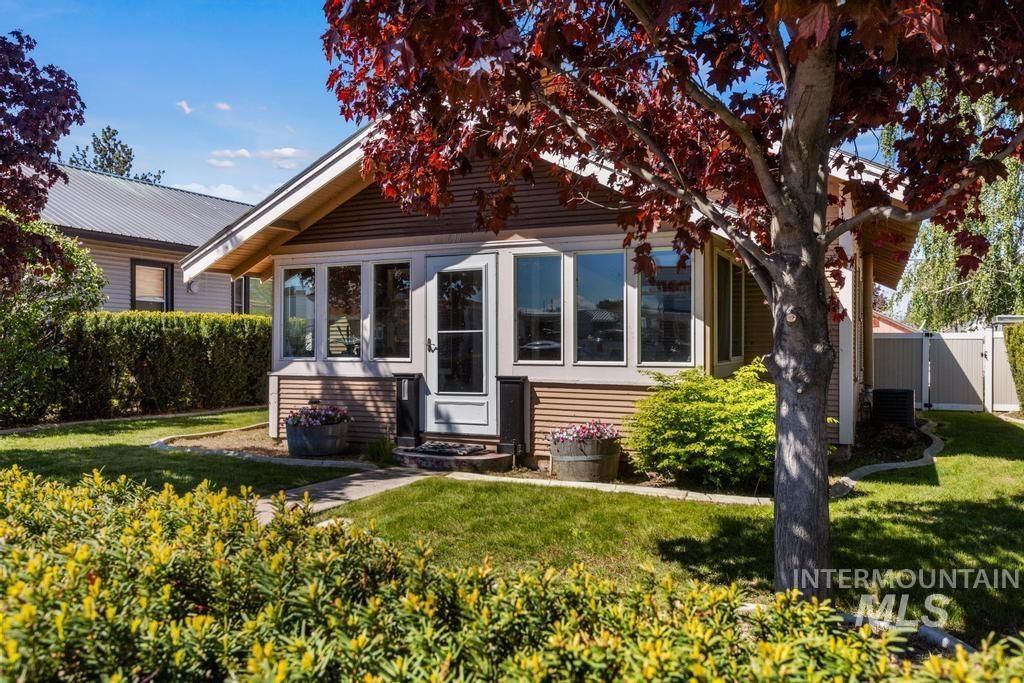 Photo of 611 N Washington Avenue, Emmett, ID 83646 (MLS # 98984453)
