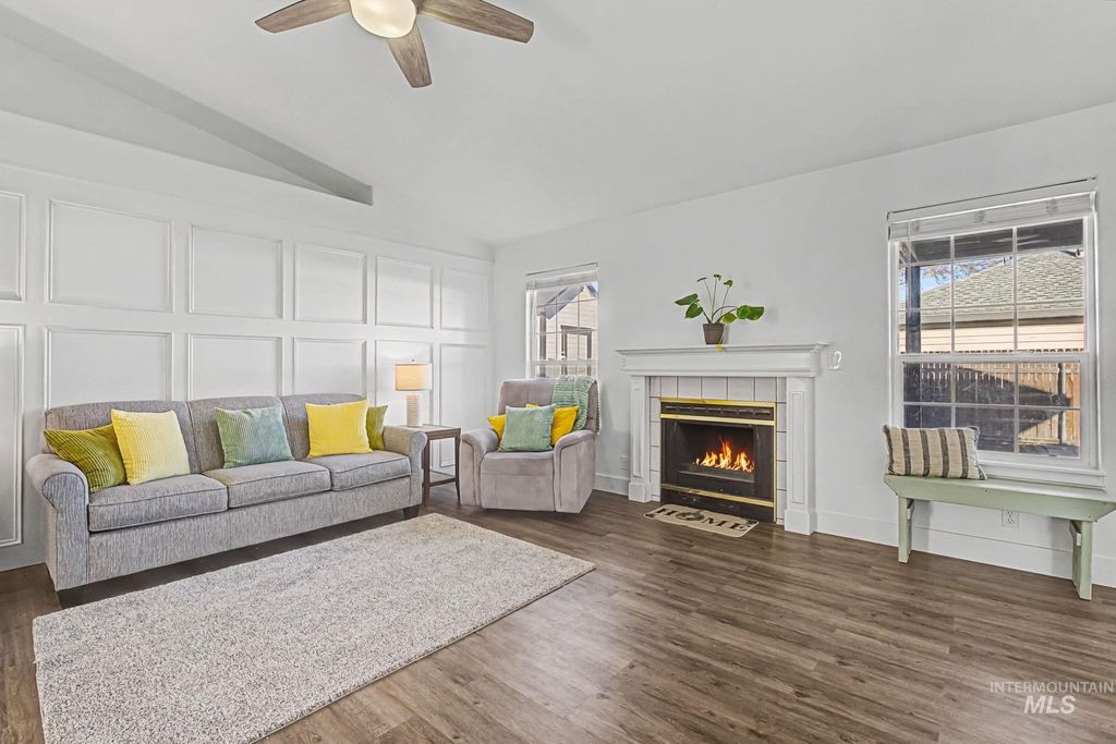 Photo of 1824 N Swainson Ave, Meridian, ID 83646 (MLS # 98977386)