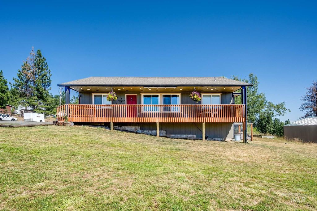 Photo of 110 Terrace Ave, Deary, ID 83823 (MLS # 98956037)