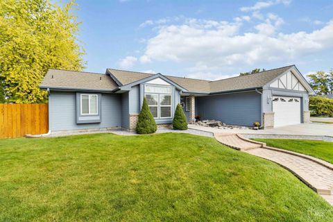 76 W Christopher St Meridian ID 83642