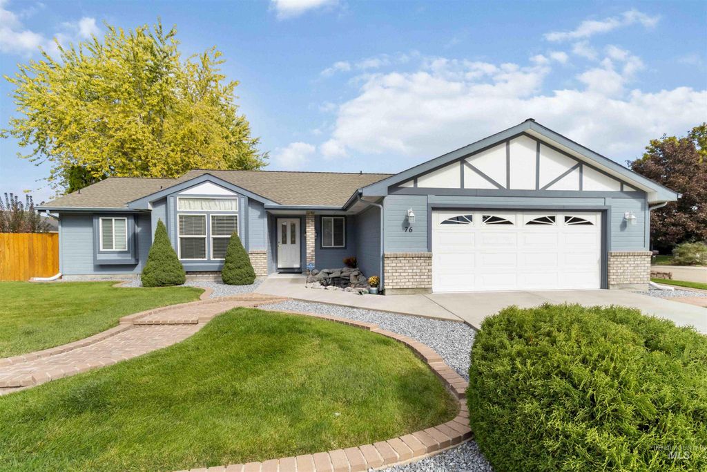 Photo of 76 W Christopher St, Meridian, ID 83642 (MLS # 98963799)