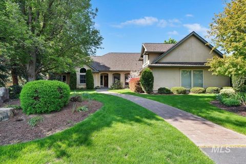 Photo of 9041 W Woodglade Ln, Garden City, ID 83714 (MLS # 98976801)