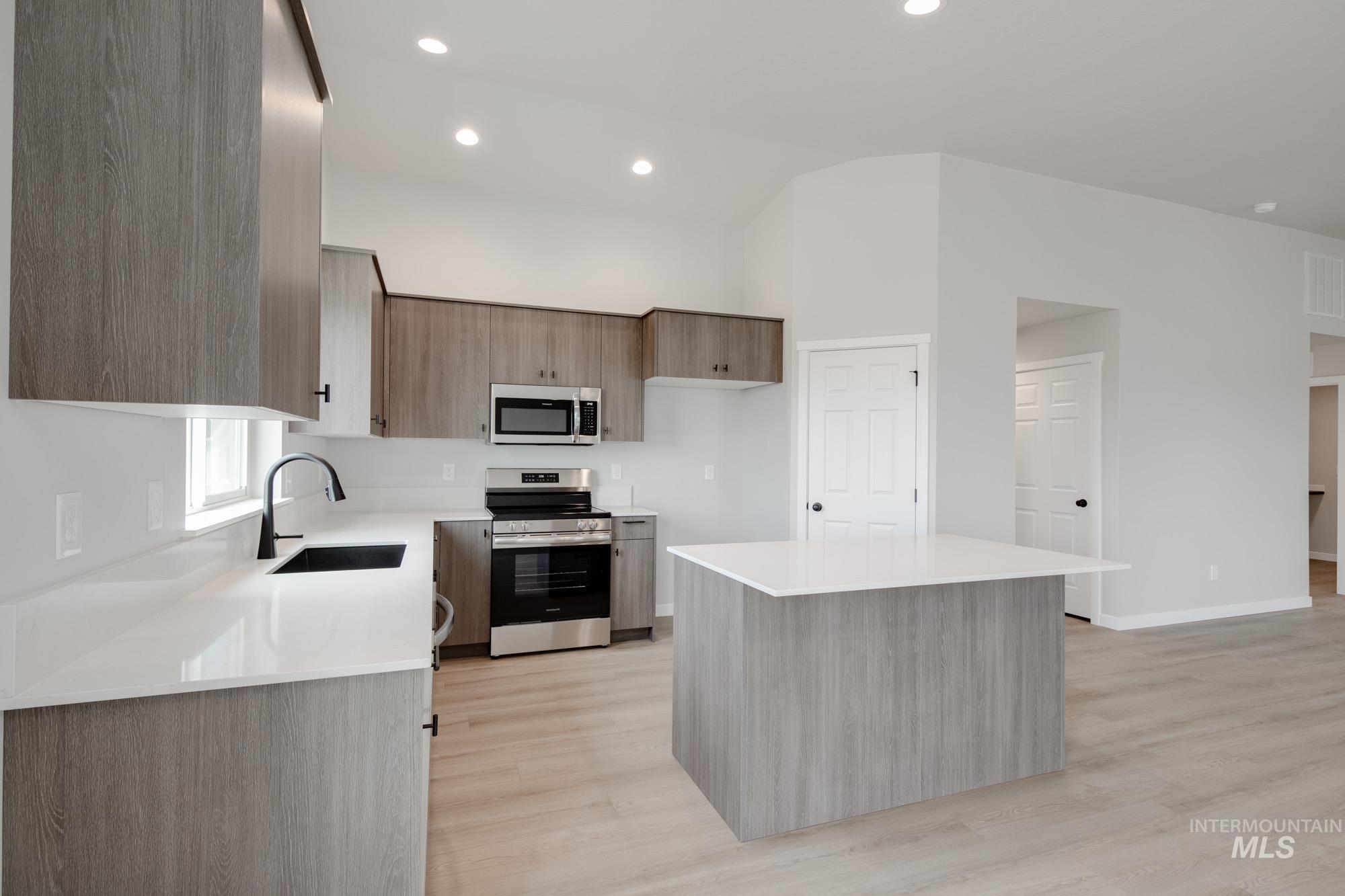 2872 W Animas Creek Dr