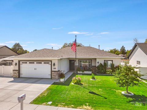 Photo of 1384 Jump Street, Twin Falls, ID 83301 (MLS # 98958514)