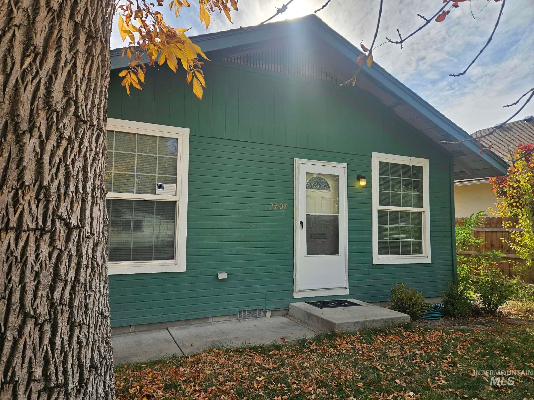 2707 W Madison Avenue