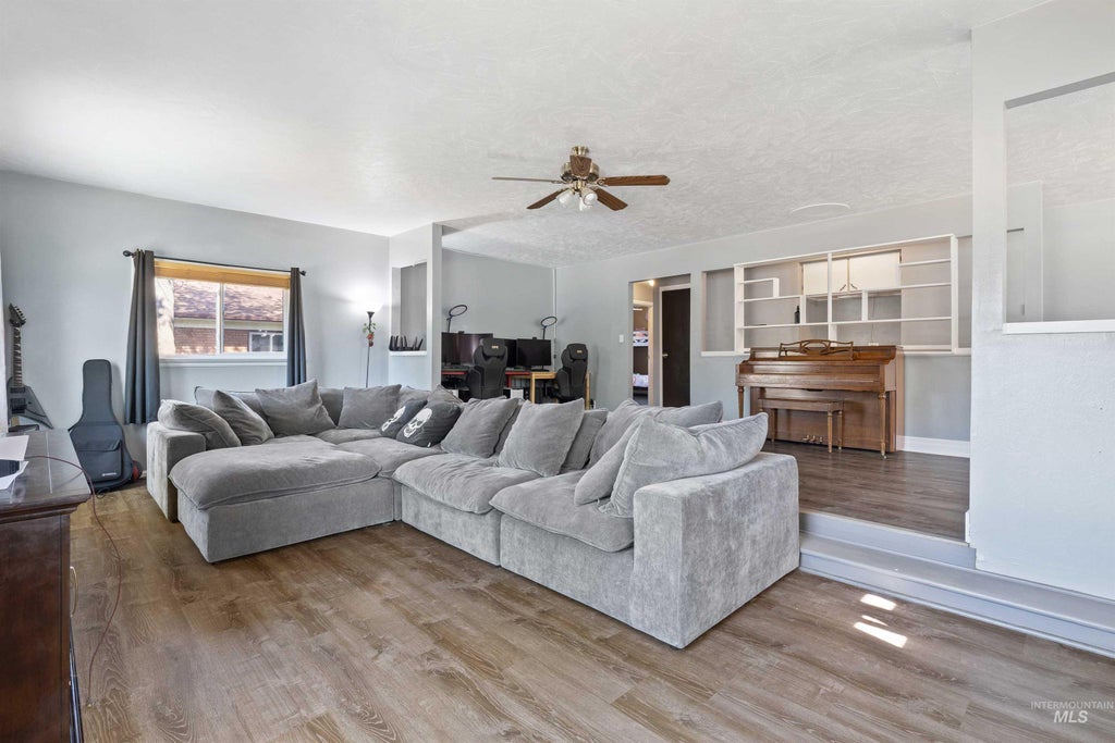 Photo of 1422 N Fillmore Street, Jerome, ID 83338 (MLS # 99001232)
