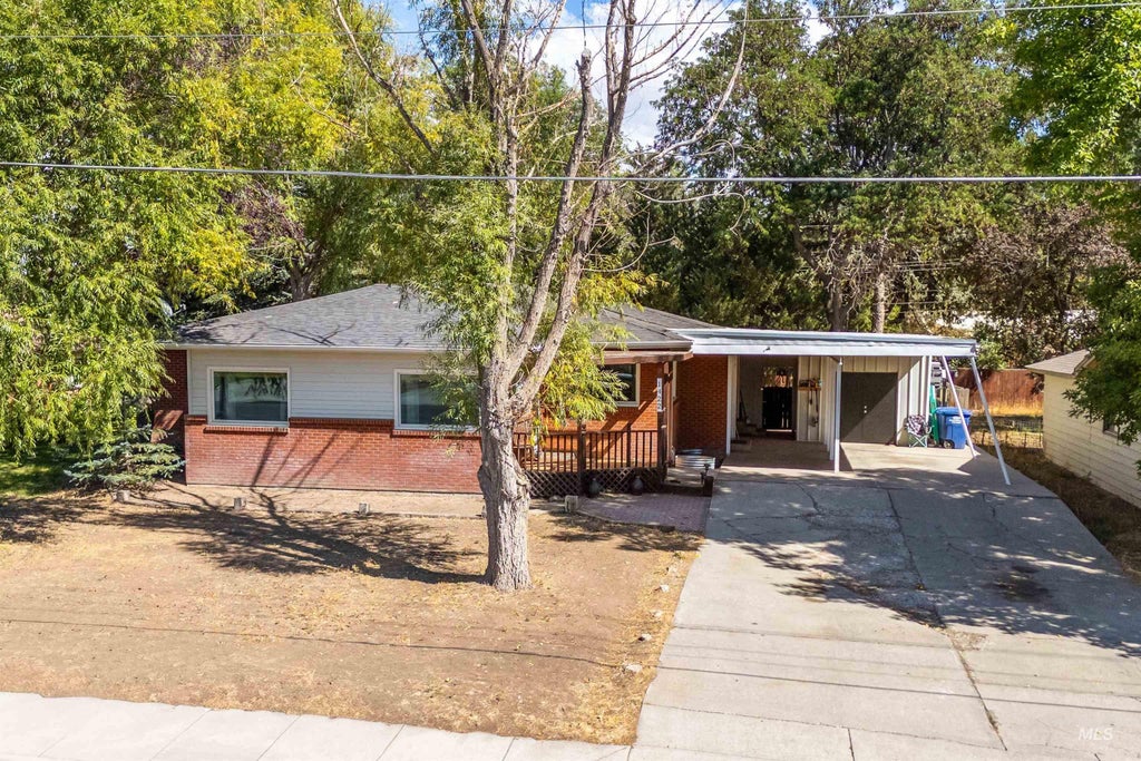 Photo of 1422 N Fillmore Street, Jerome, ID 83338 (MLS # 99001232)
