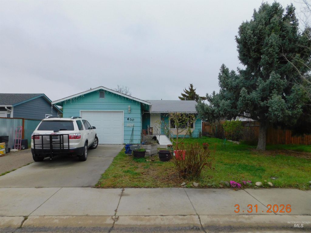 Photo of 630 E 5th St, Emmett, ID 83617 (MLS # 98980156)