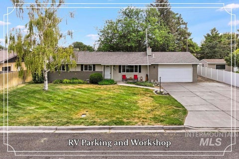Photo of 679 Crestview Dr, Twin Falls, ID 83301 (MLS # 98994481)