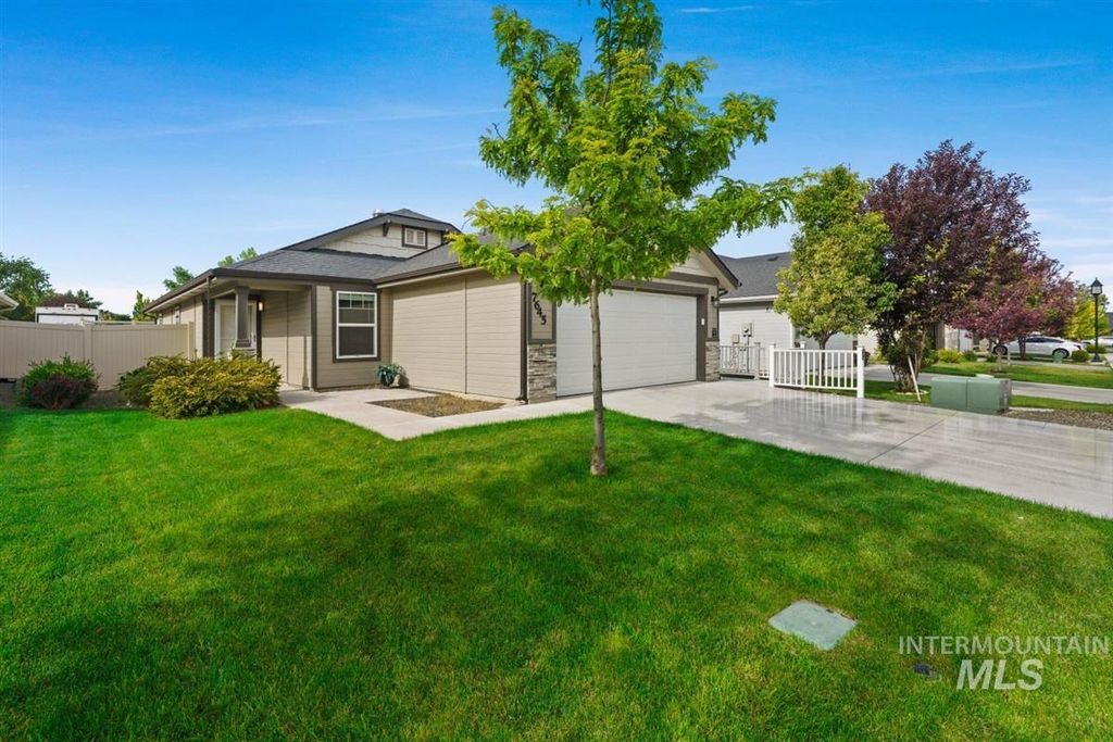 Photo of 7645 E Declaration Dr, Nampa, ID 83687 (MLS # 98991459)