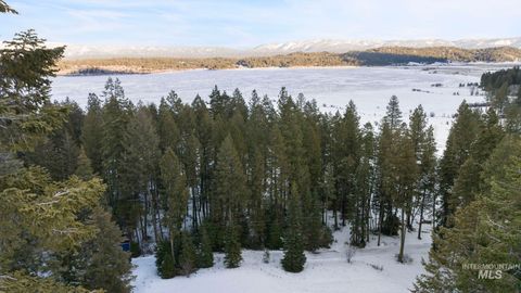 Photo of 616 Teepee Drive, Cascade, ID 83611 (MLS # 98974583)