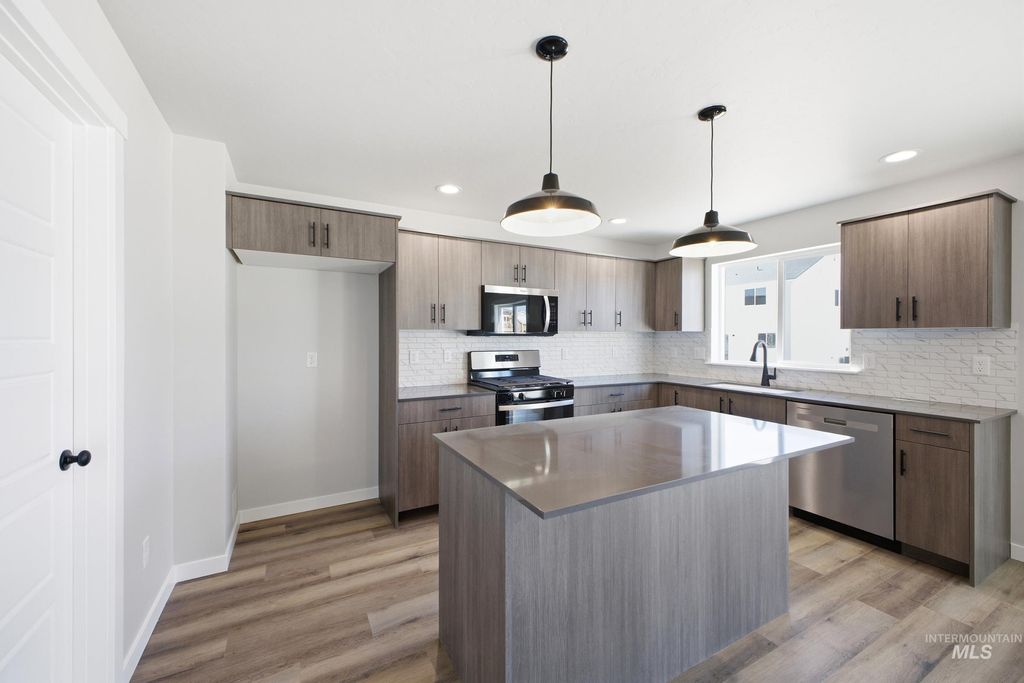 Photo of 15277 Fuchsia Ave, Nampa, ID 83651 (MLS # 98983781)