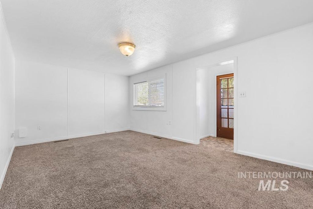 Photo of 215 W Arizona Ave, Homedale, ID 83628 (MLS # 98984659)