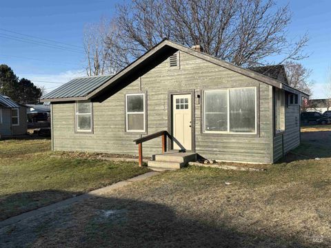 Photo of 219 N 4th St, Homedale, ID 83628 (MLS # 98976113)