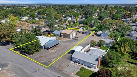 Photo of 825 Adell Ave, Filer, ID 83328 (MLS # 98963492)