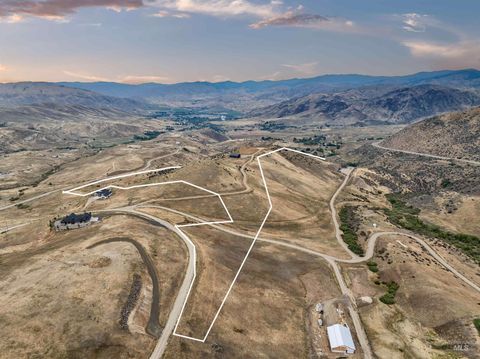 Photo of 35 Lorraine Lane, Horseshoe Bend, ID 83629 (MLS # 98962107)