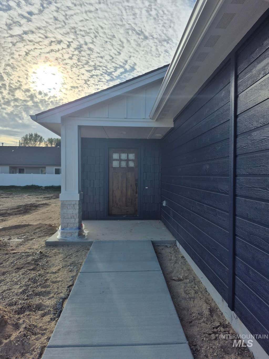 Photo of 970 S Almond St, Nampa, ID 83686 (MLS # 98995387)