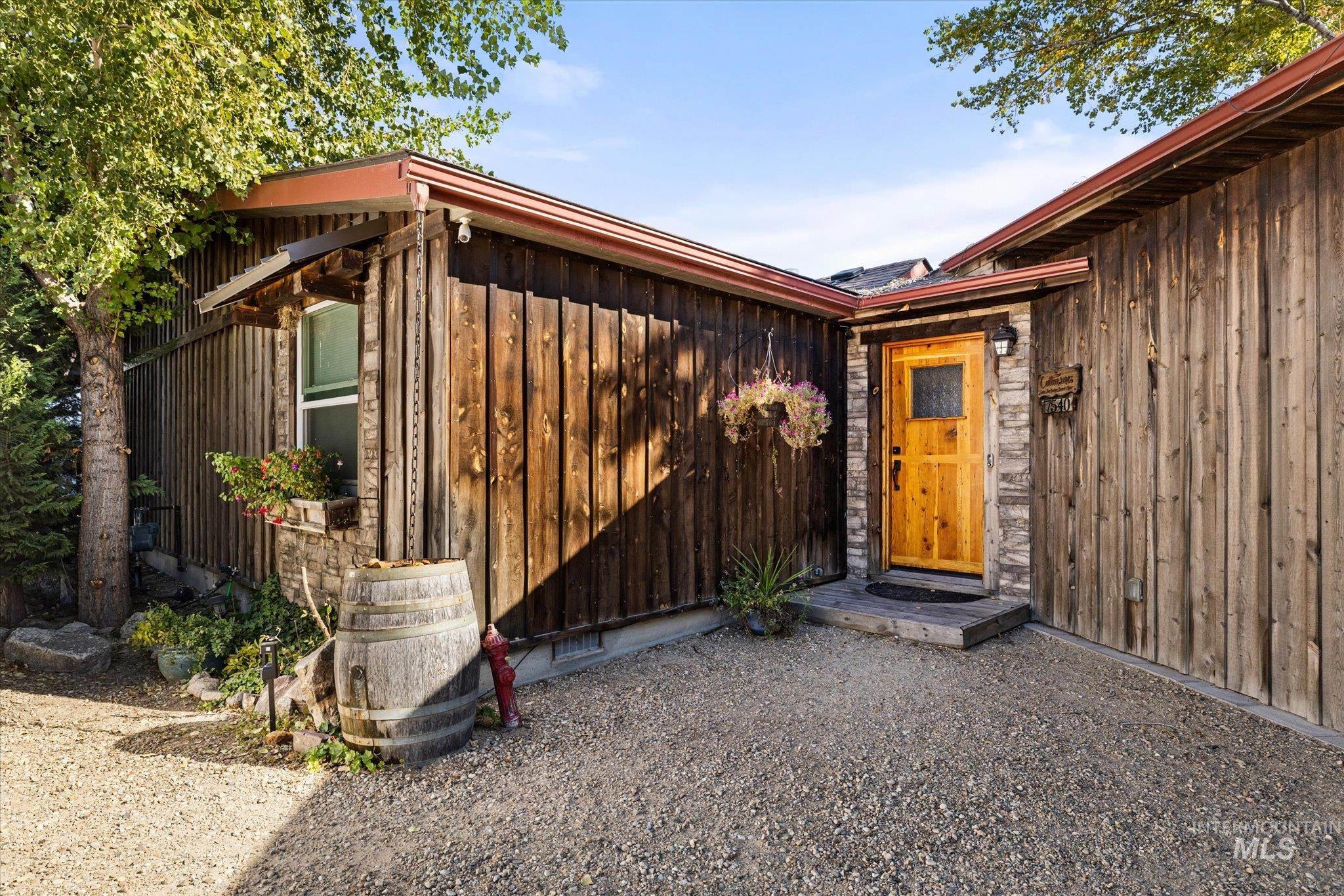 17540 11th Ave N